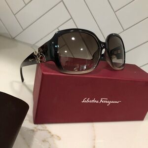 Salvatore Ferragamo gradient sunglasses NWOT
